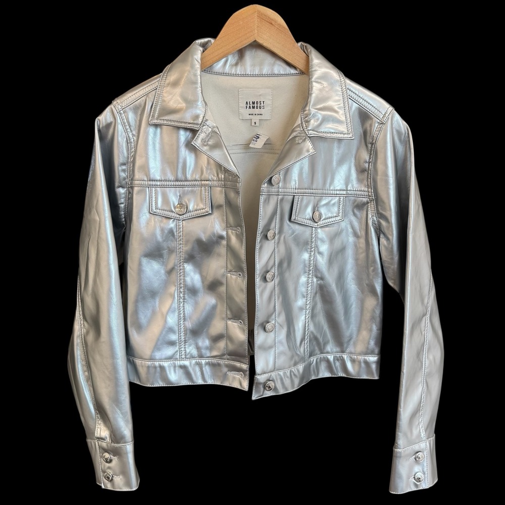 Almost Famous Silver Metallic Faux Leather Moto Crop Jacket NEW‎ Women S #247